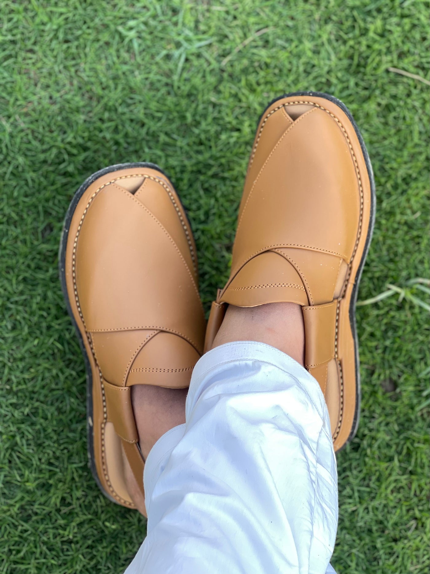 GoGo Leather Chappal