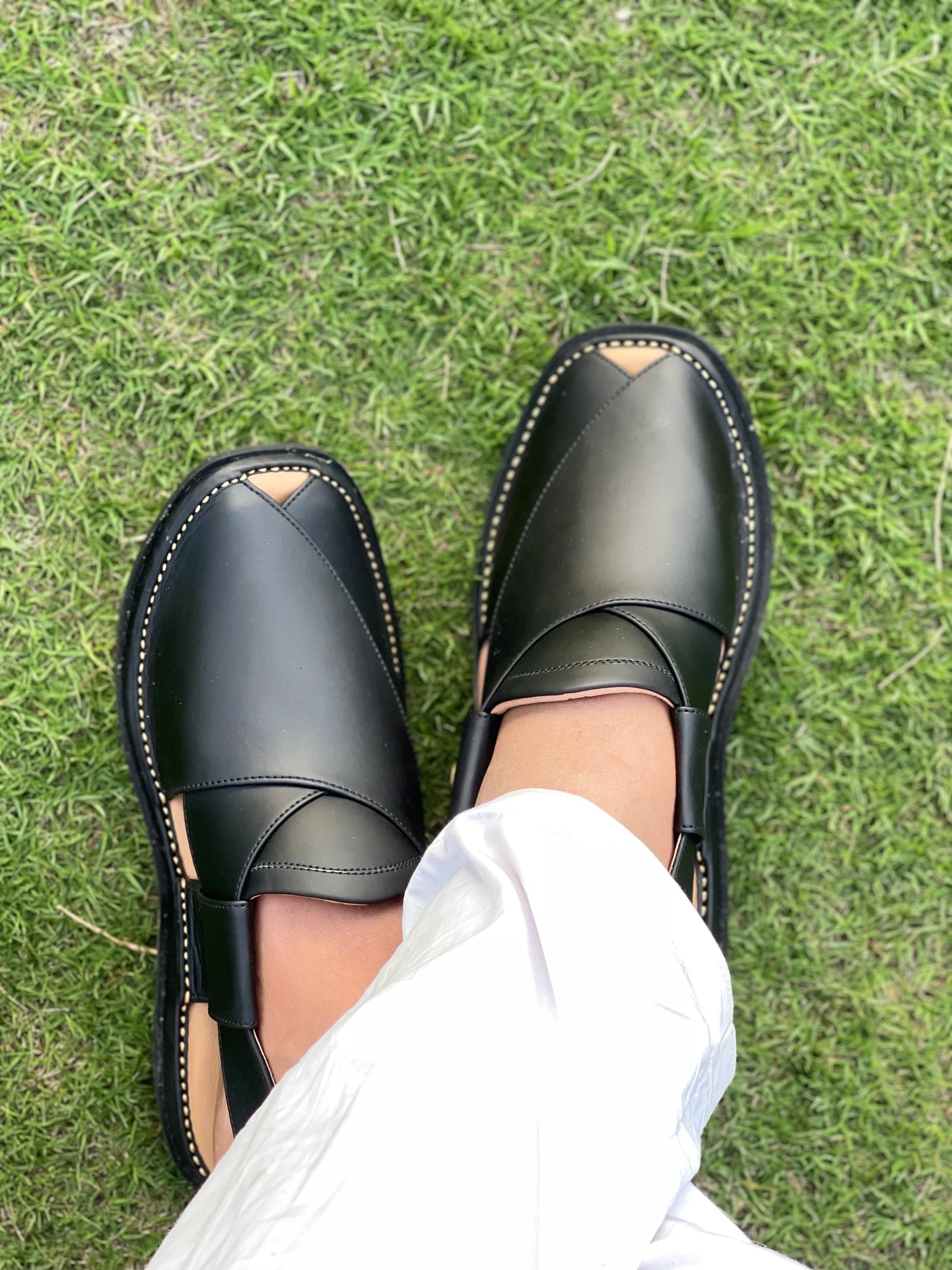 GoGo Leather Chappal